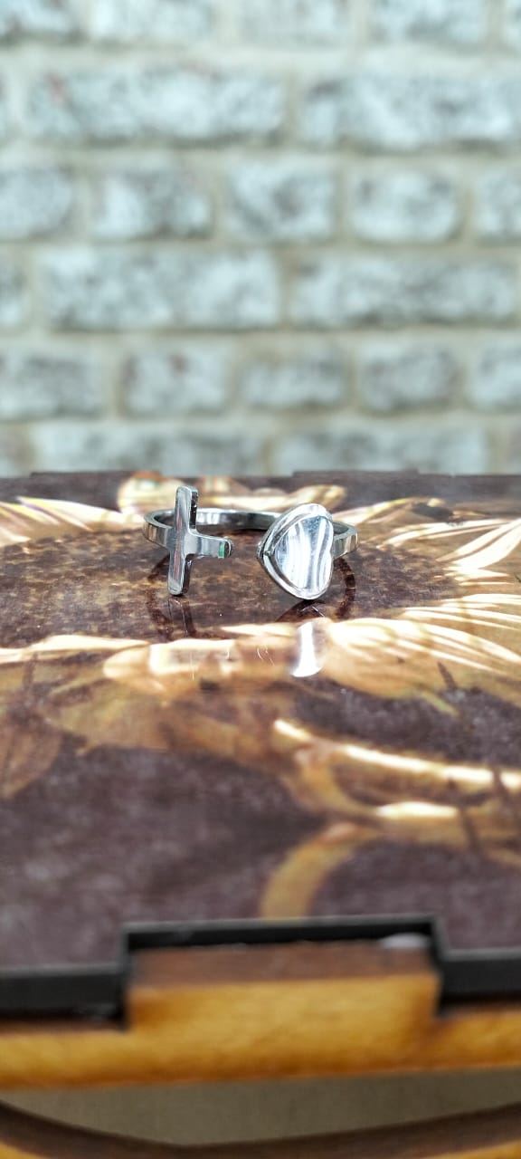 Cross heart ring