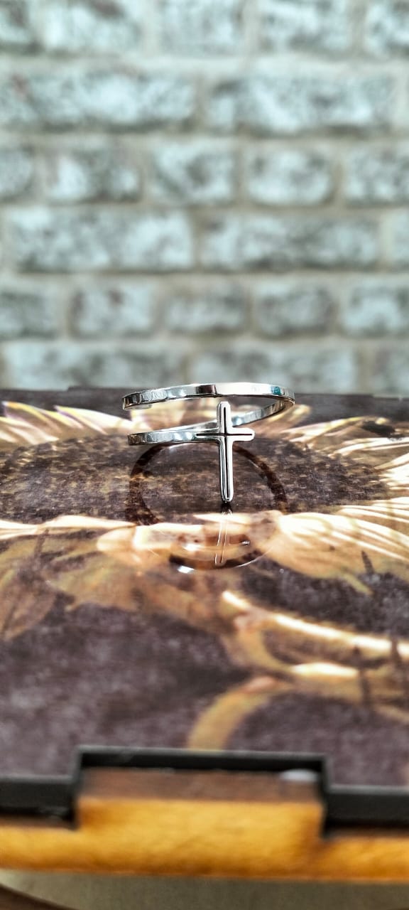 Cross Thumb ring