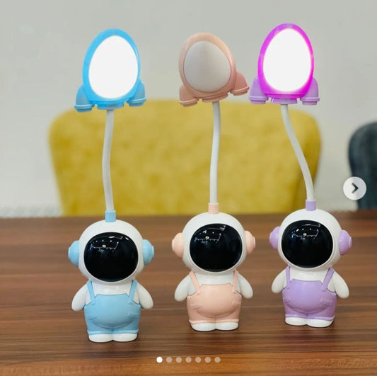 Astronaut table lamp